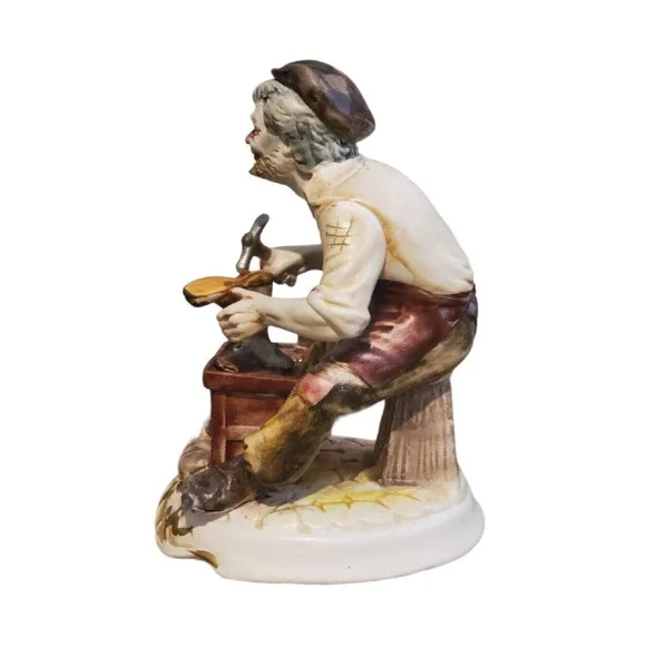 Vintage Capodimonte Cobbler Shoe Maker Figurine Statue Sculpture Made in Italy